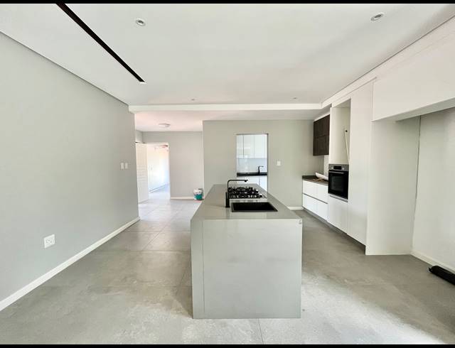 3 BEDROOM HOUSE FOR SALE IN PALM LAKES ESTATE